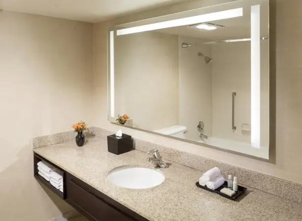 Image for room 1KSV - kayenta_bathroom_all_2